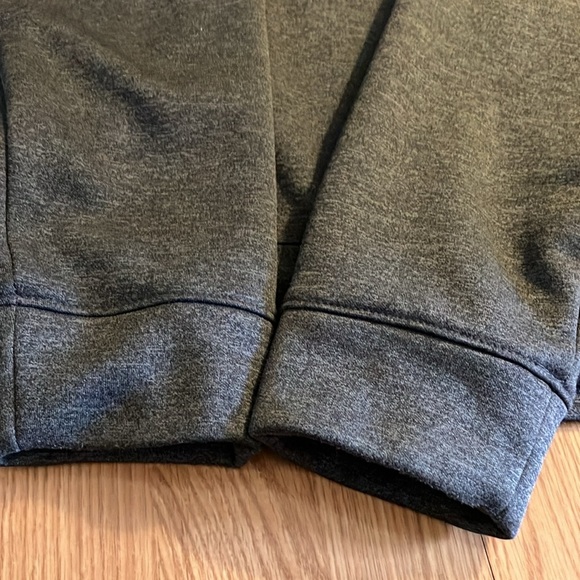 Wisconsin Badgers Colosseum Stadium Men’s L Arch & Logo Pullover Hoodie Gray - Picture 7 of 9